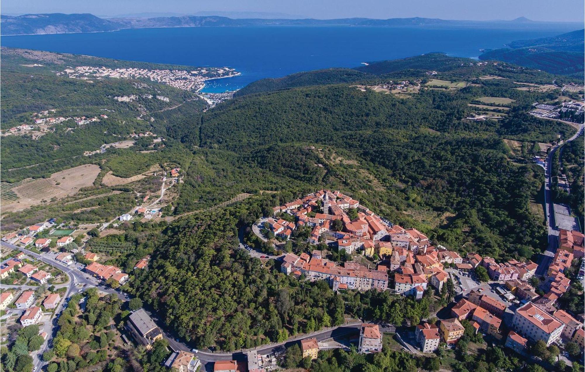 2 Bedroom Gorgeous Apartment In Labin Raša Exteriér fotografie