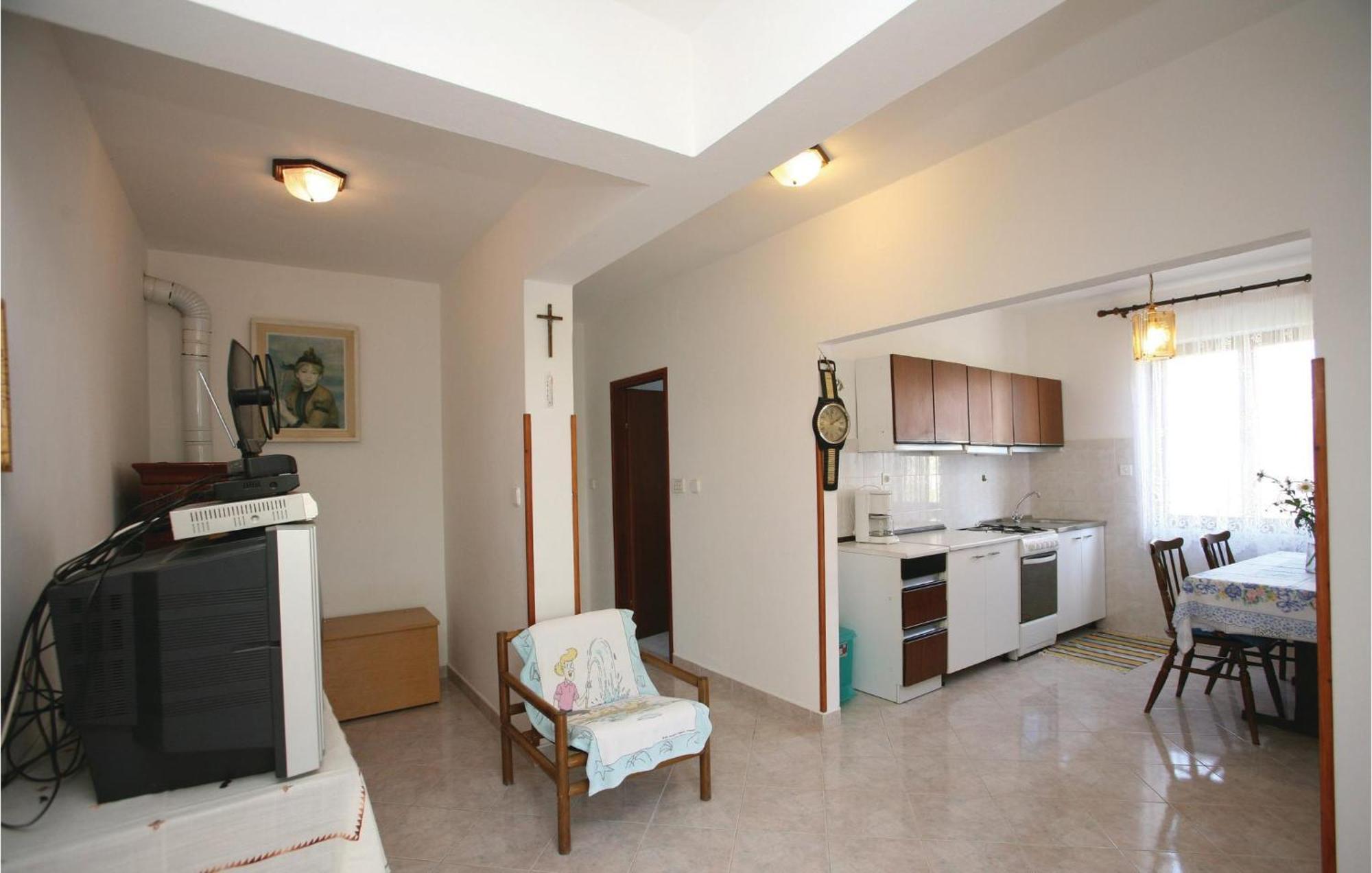 2 Bedroom Gorgeous Apartment In Labin Raša Exteriér fotografie