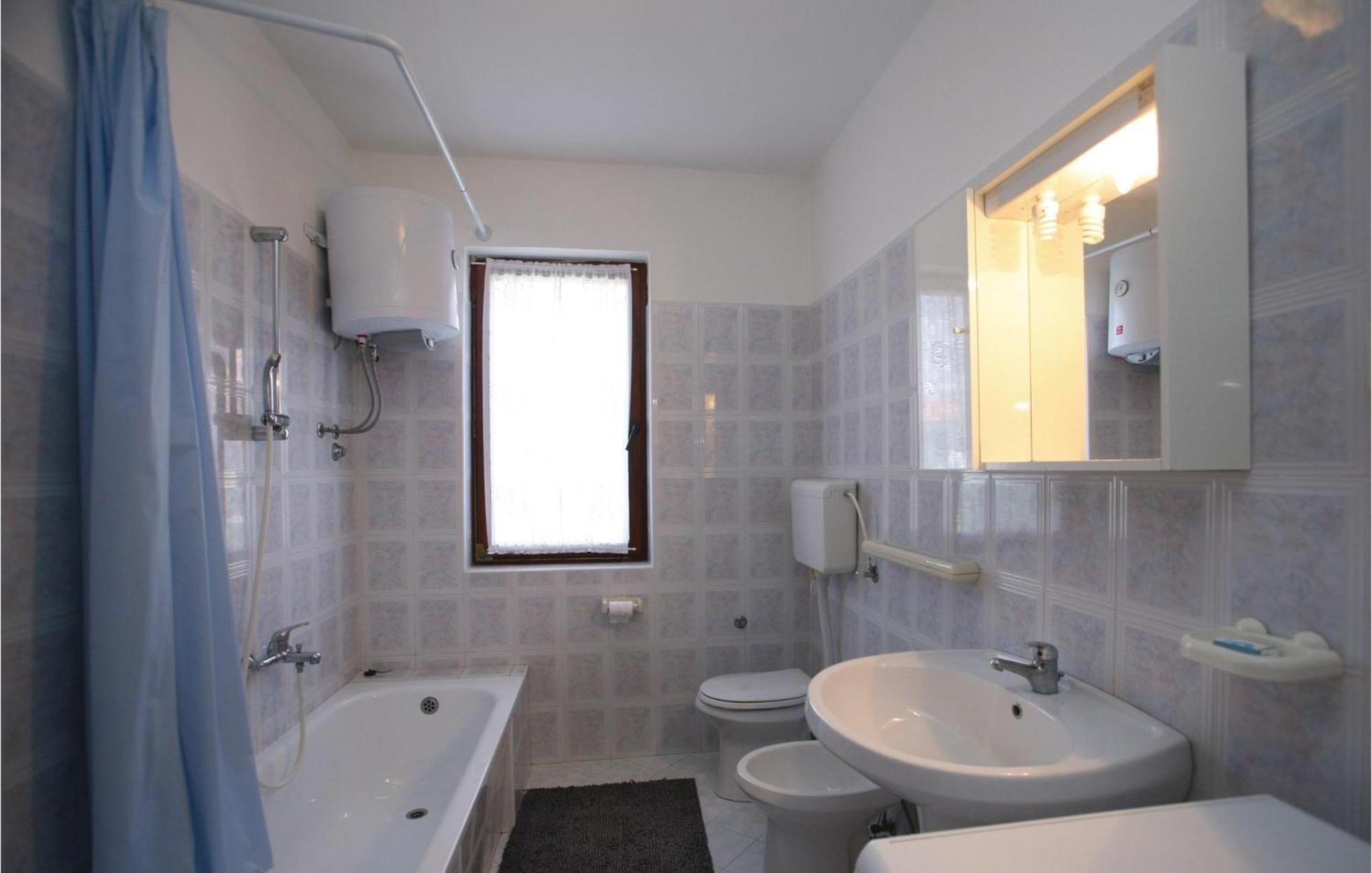 2 Bedroom Gorgeous Apartment In Labin Raša Exteriér fotografie