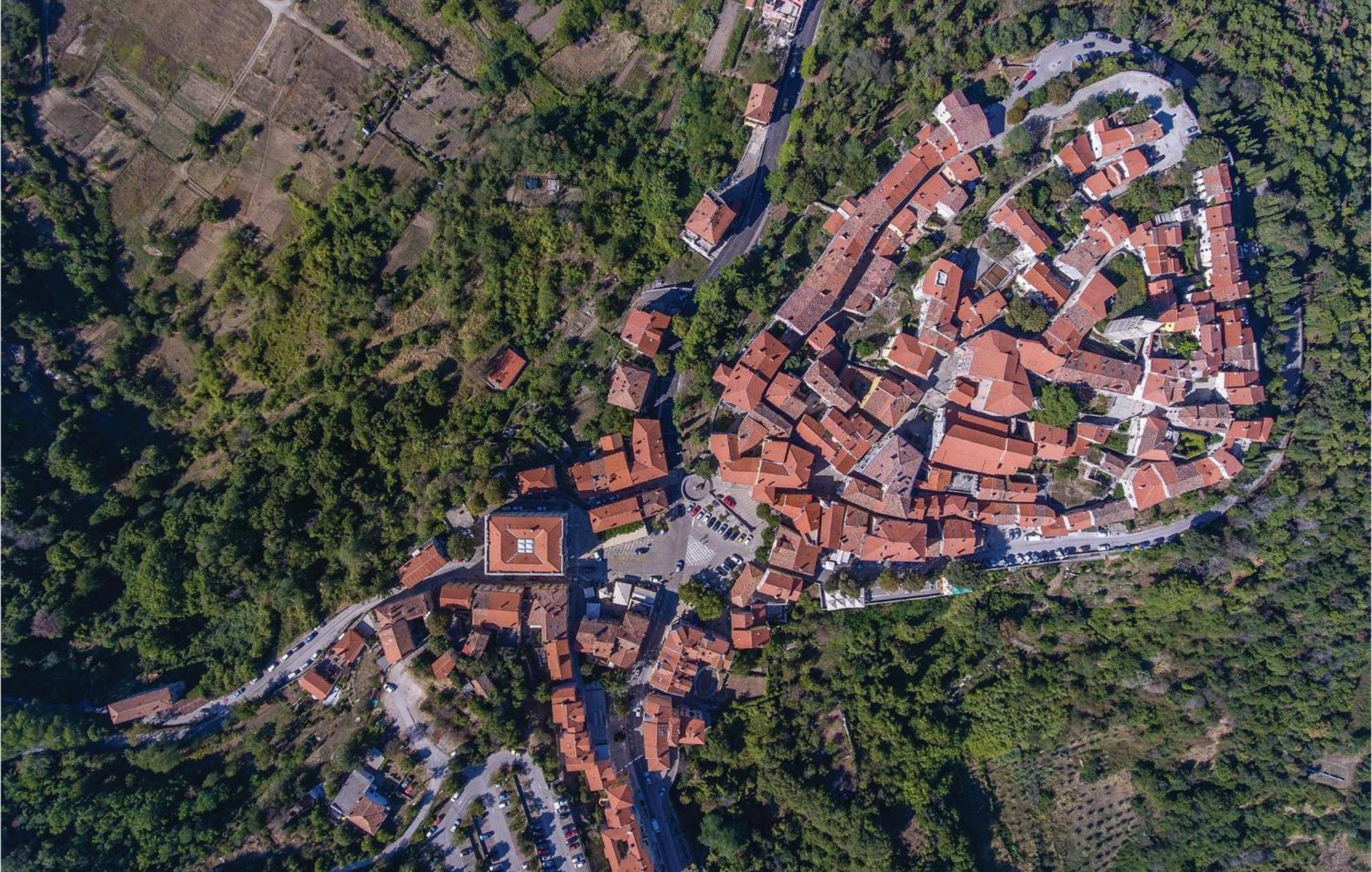 2 Bedroom Gorgeous Apartment In Labin Raša Exteriér fotografie