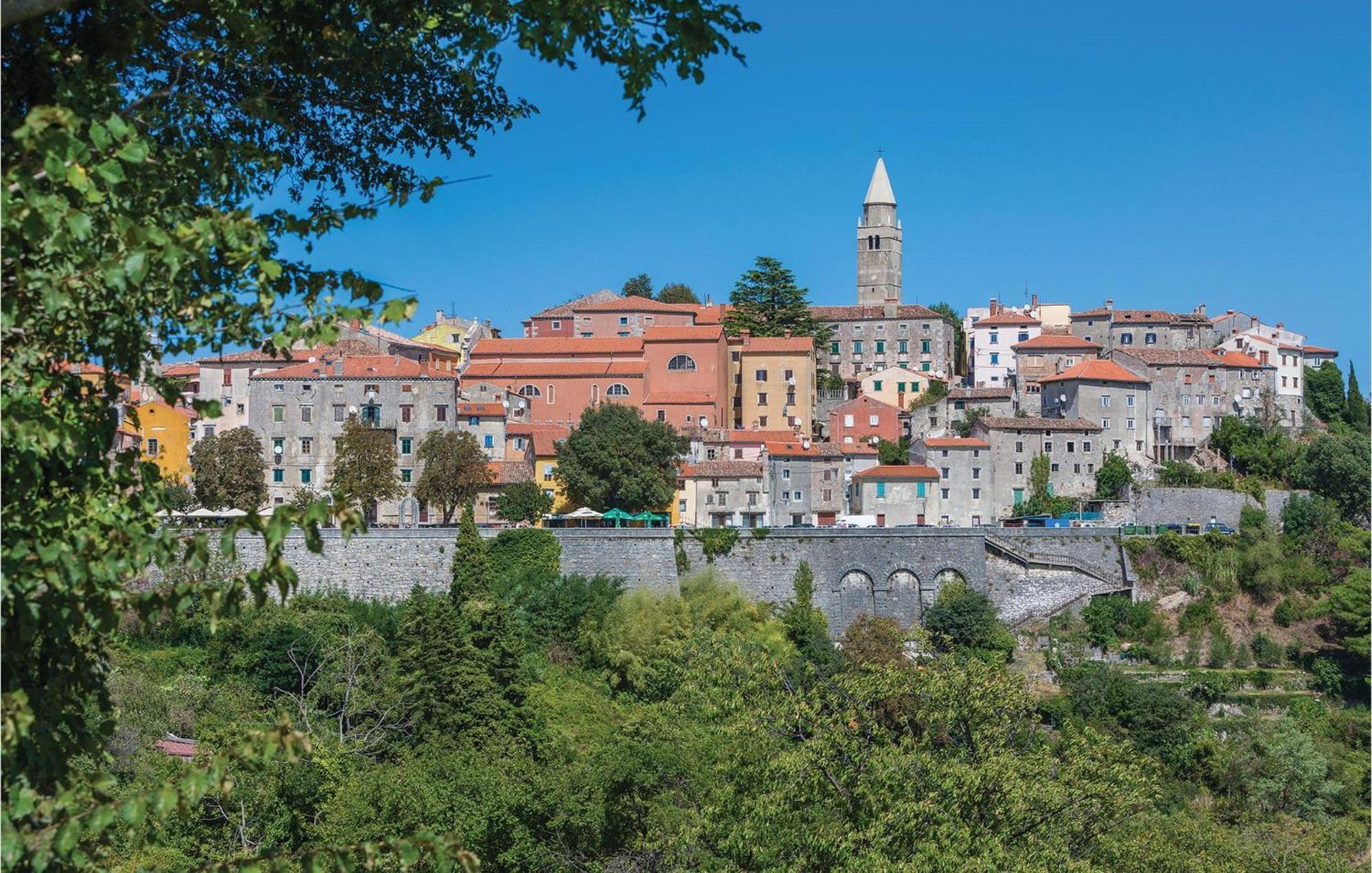 2 Bedroom Gorgeous Apartment In Labin Raša Exteriér fotografie