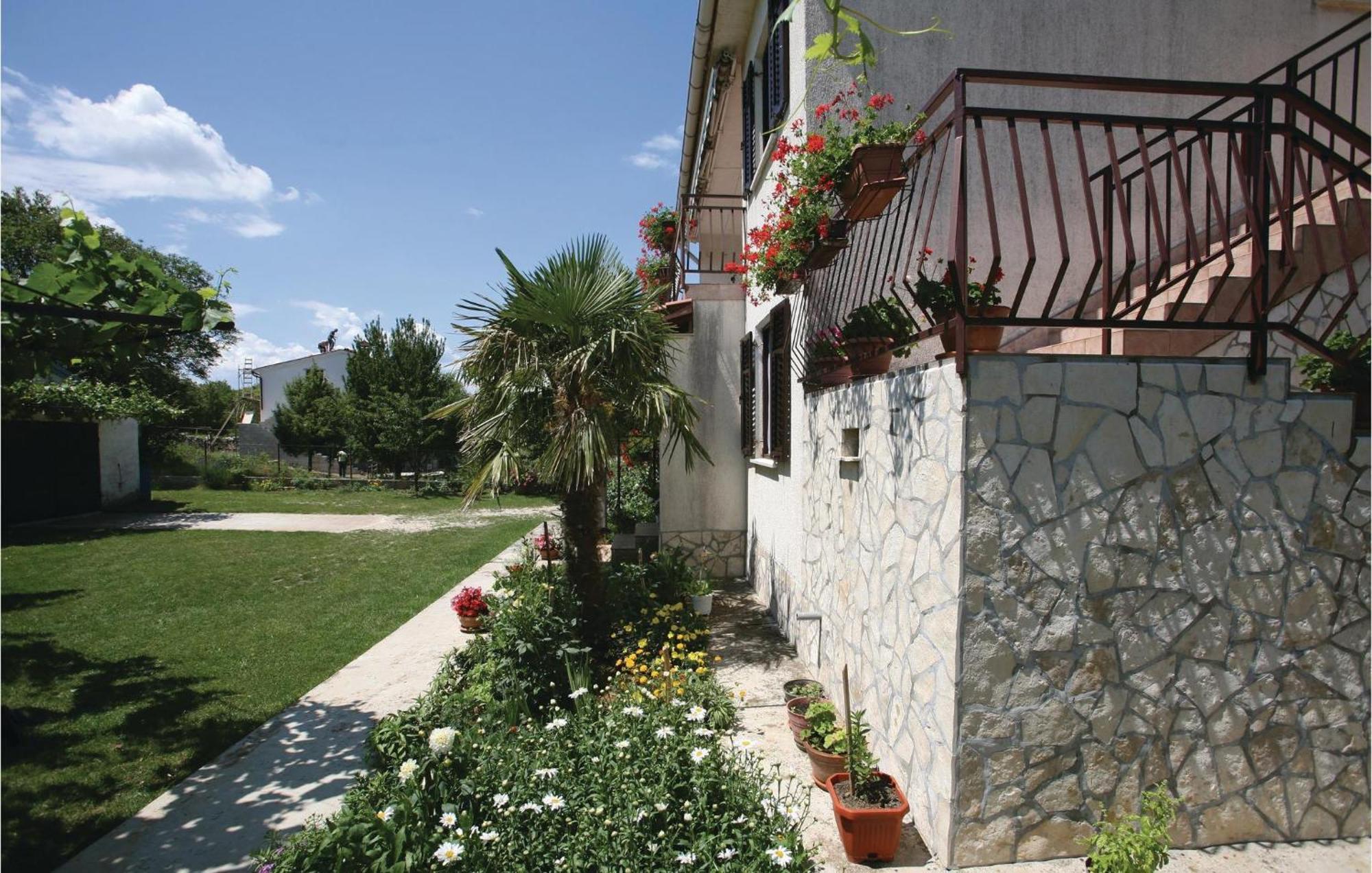2 Bedroom Gorgeous Apartment In Labin Raša Exteriér fotografie