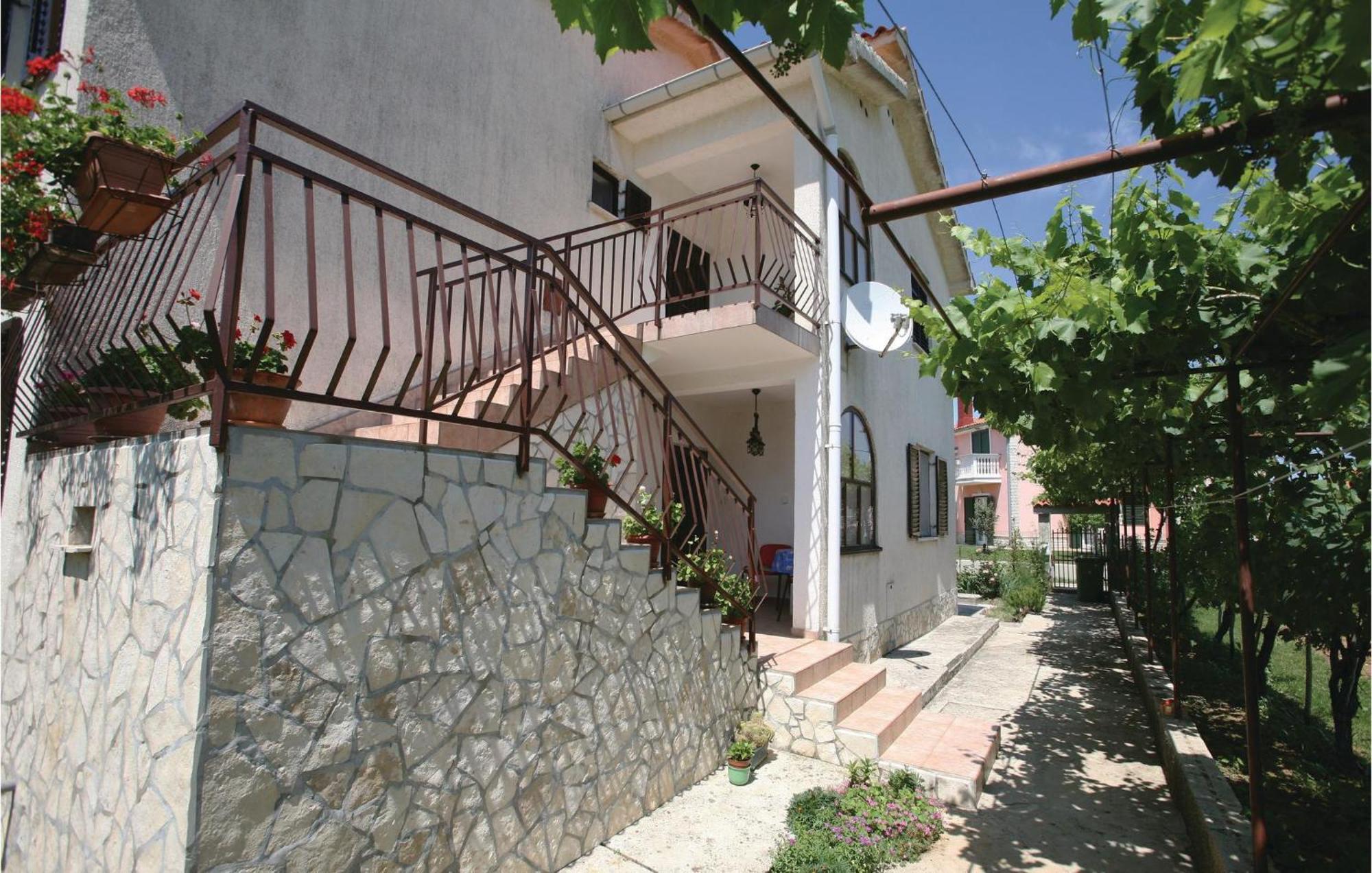2 Bedroom Gorgeous Apartment In Labin Raša Exteriér fotografie
